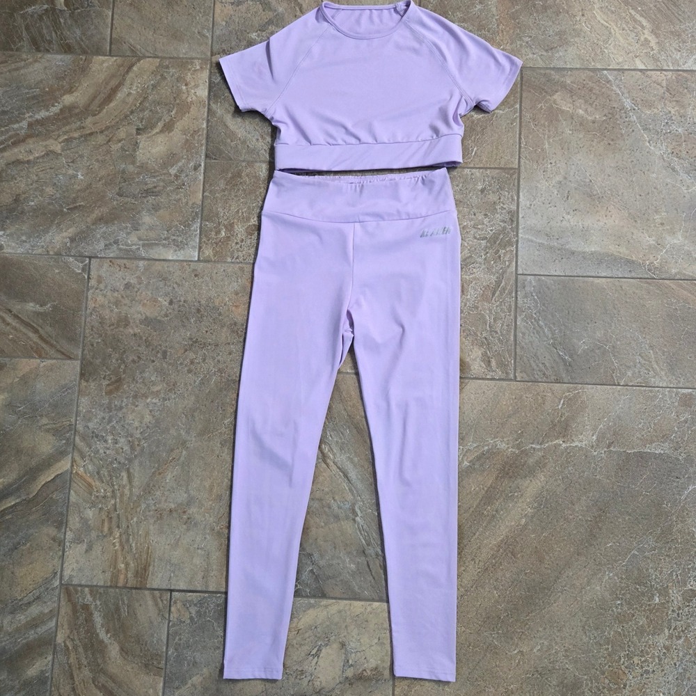 KL Alien Lavender‎ Purple 2 Piece Workout Set Crop Top and Leggings Small